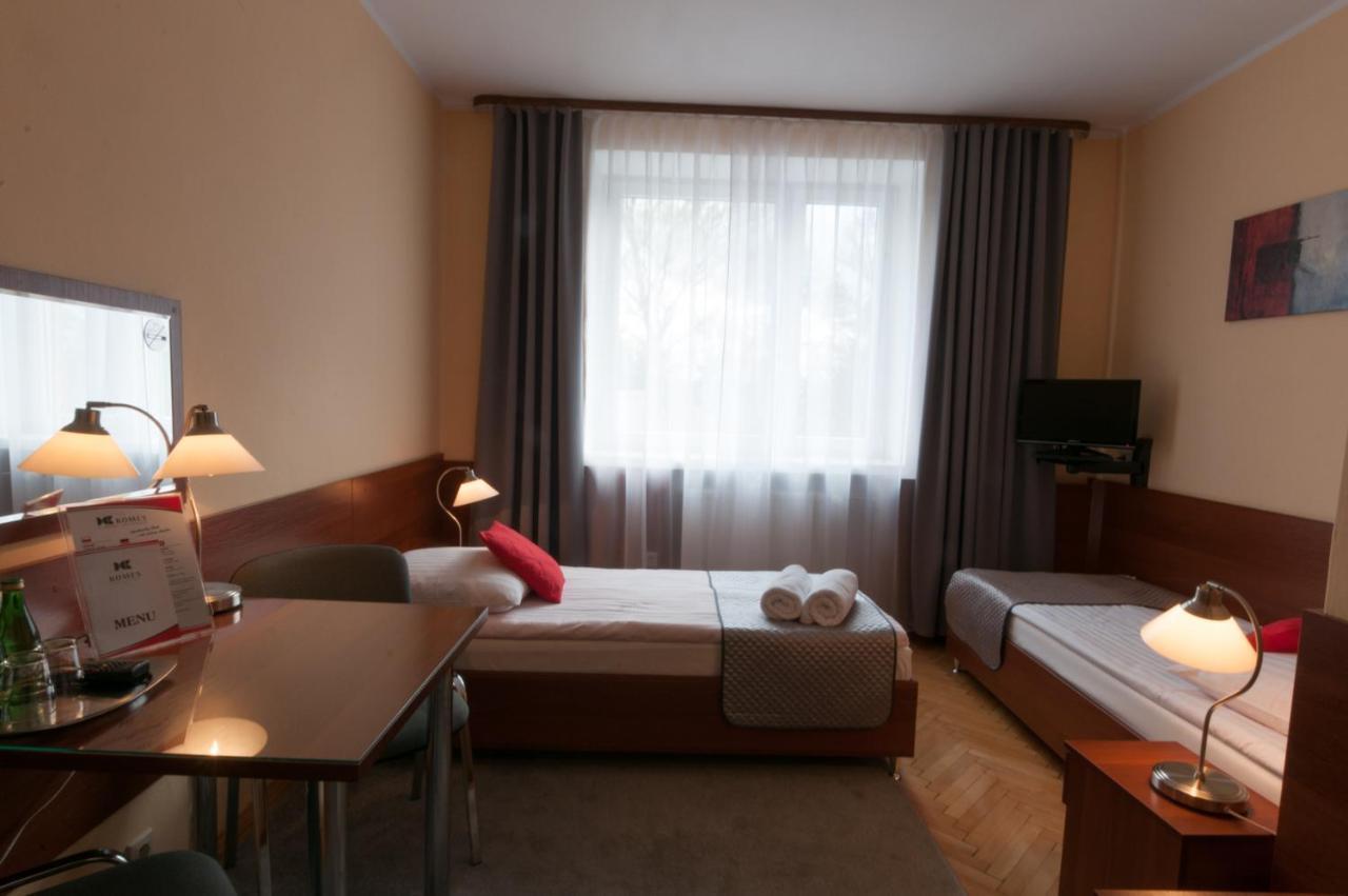 Skarżysko-Kamienna Hotel Komes מראה חיצוני תמונה