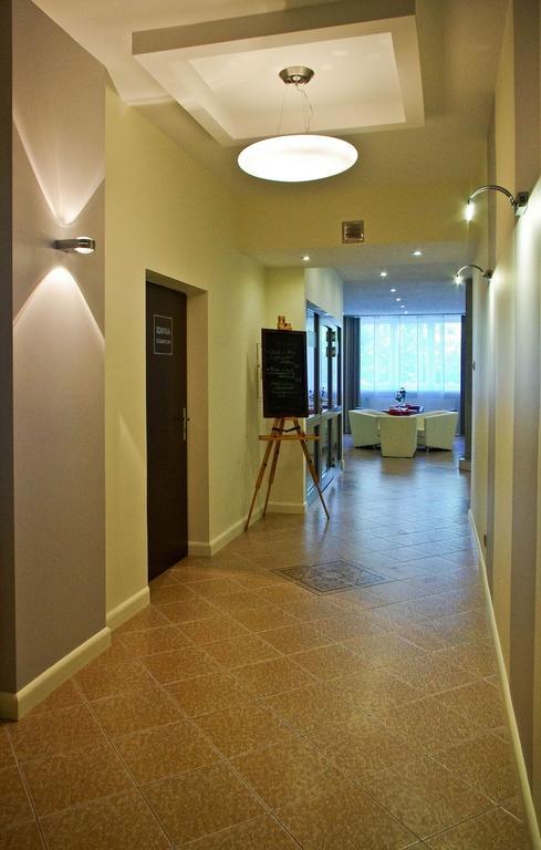 Skarżysko-Kamienna Hotel Komes מראה חיצוני תמונה