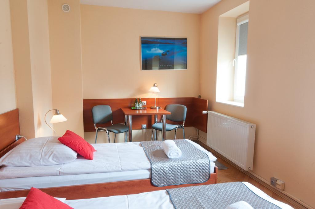 Skarżysko-Kamienna Hotel Komes מראה חיצוני תמונה