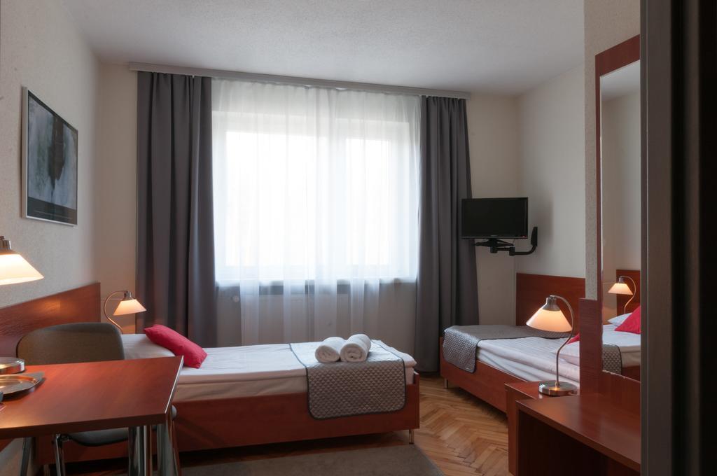 Skarżysko-Kamienna Hotel Komes מראה חיצוני תמונה